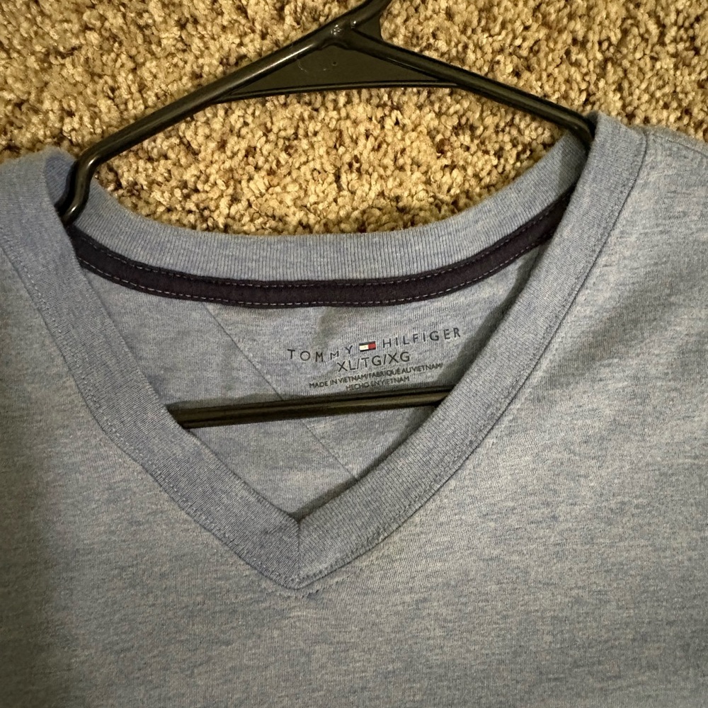 Tommy Hilfiger Men's Light Blue V-Neck T-Shirt - As new - Picture 2 of 2
